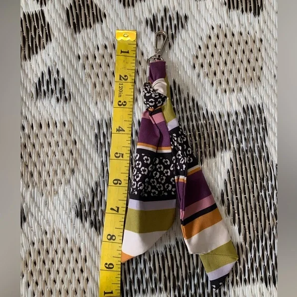 Multicolor Patterned Purse Scarf - Picture 3 of 3